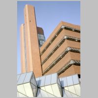 Engineering Building, Leicester University (1959-1963), Leicester UK, photo on architecture-history.org.png